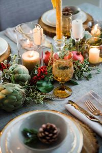 Read more about the article Holiday Table Decor